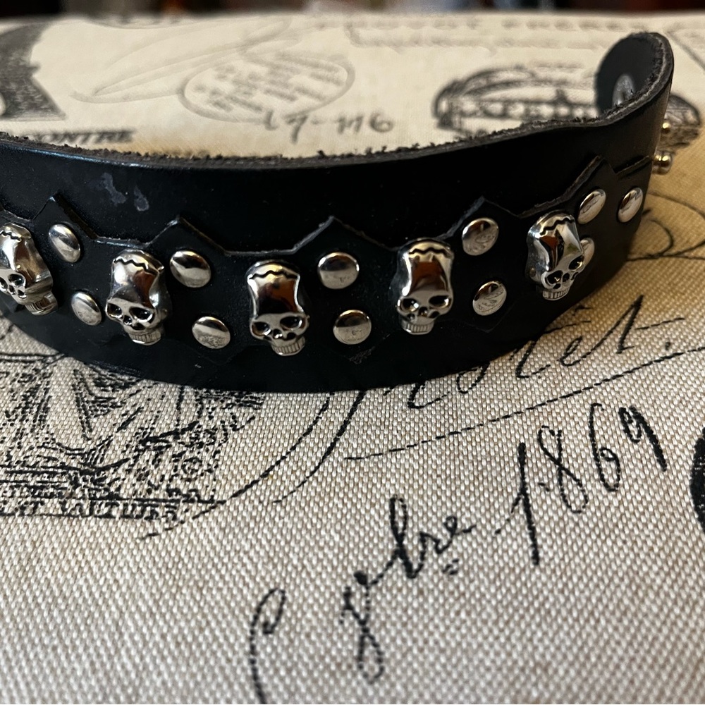 Leather skull cuff bracelets - Picture 9 of 11